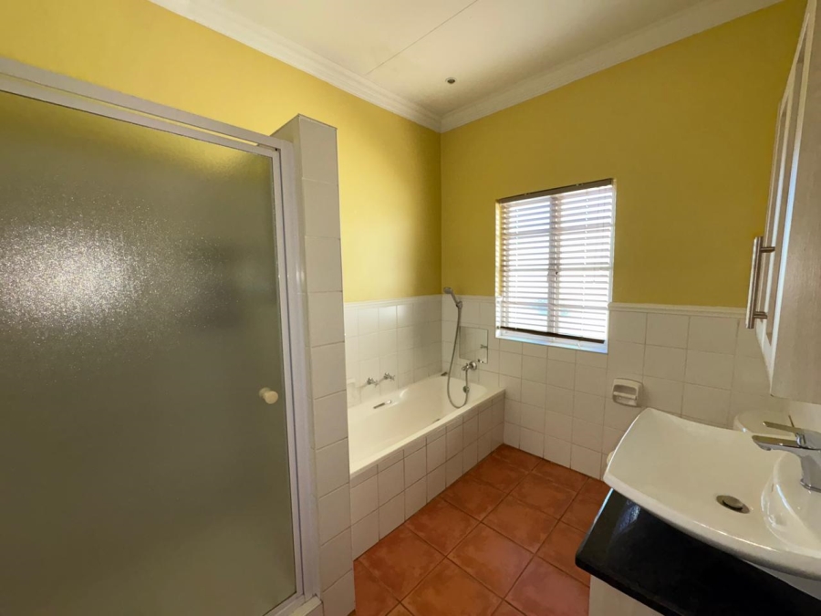 3 Bedroom Property for Sale in Waterval East North West